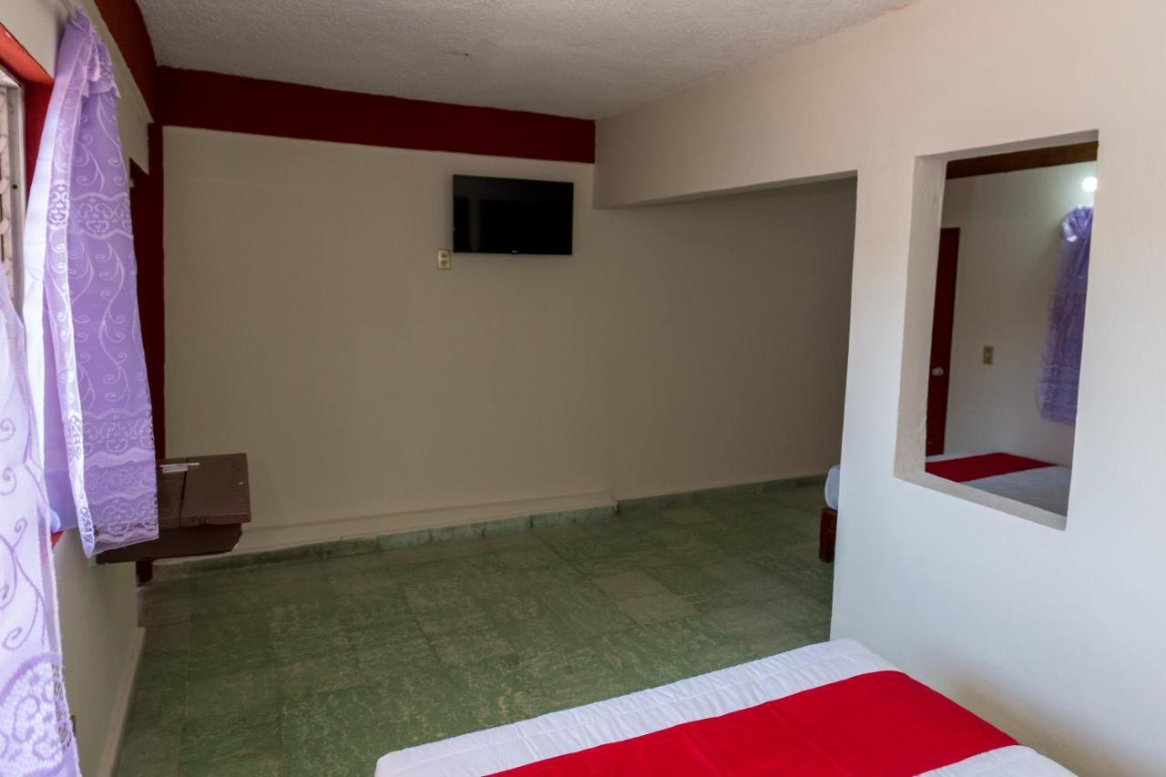 Oyo Hotel Rubi Zihuatanejo Exteriér fotografie